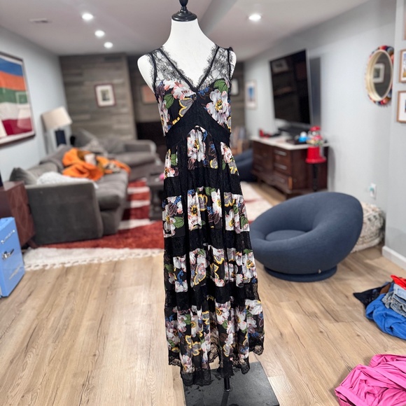ANTHROPOLOGIE KASONDRA LACE TIERED MAXI DRESS BLACK FLORAL PRINT MULTI size 6 - Picture 2 of 5
